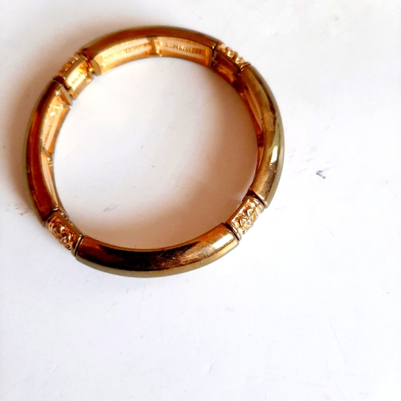 Vintage Goldtone Bracelet - Picture 4 of 6